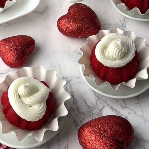 Red-Velvet-Bundt-Cakes-1-